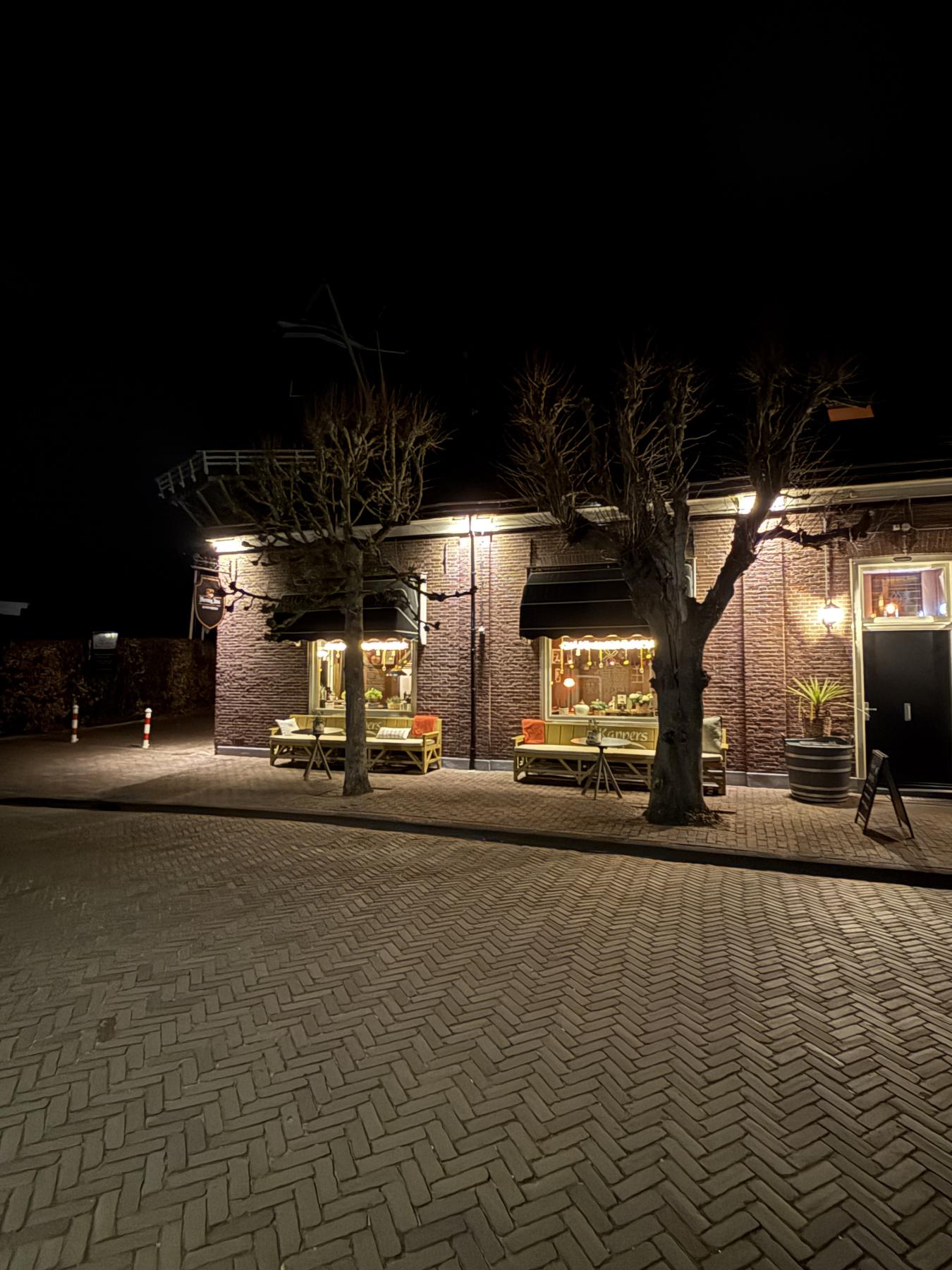 singleparty singlescafe Hoonhorst Dalfsen Cafe Kappers Kerkstraat 7 DatingOost DatingOost.nl datingsite datingbureau relatiebemiddelingsbureau relatiebureau matchmaker grandcafe Kappers naast de molen 